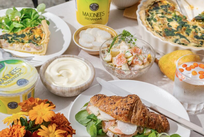 Tarplan Croissant lõhe ja pirnisalatiga / Tarplan Croissant with salmon and pear salad