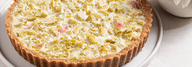 Tarplan Rabarberi kondentspiimakook / Tarplan Rhubarb Condensed Milk Cake